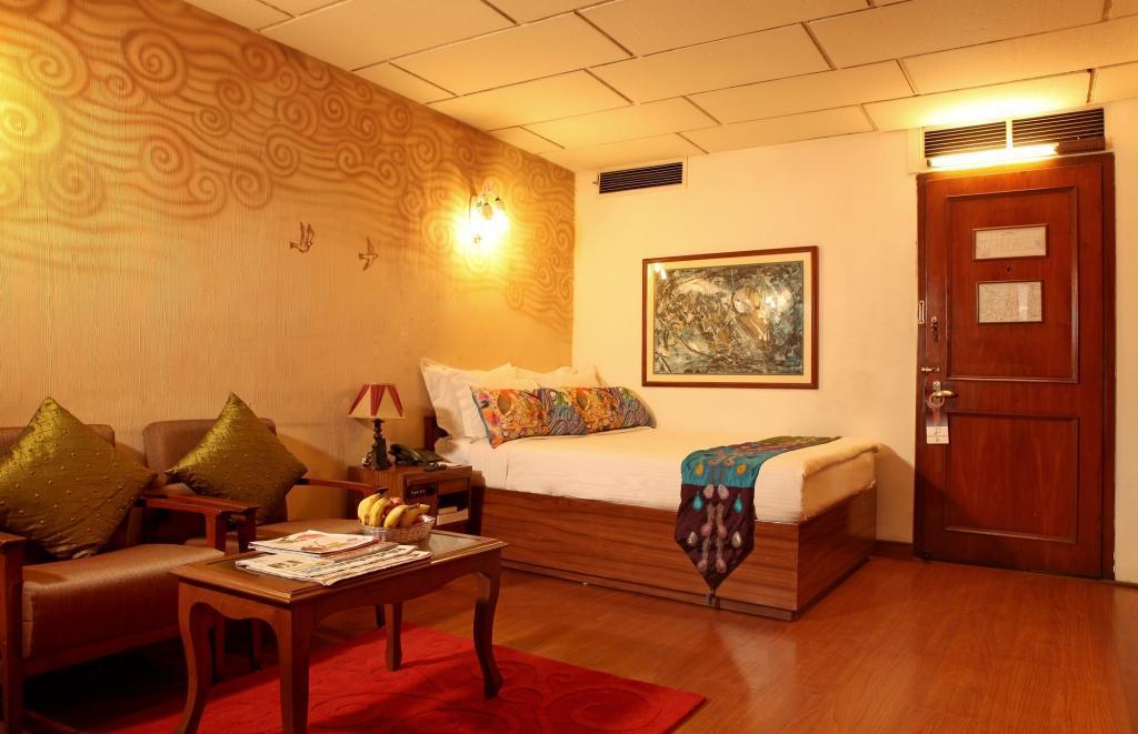 Hotel Alka Classic New Delhi Room photo